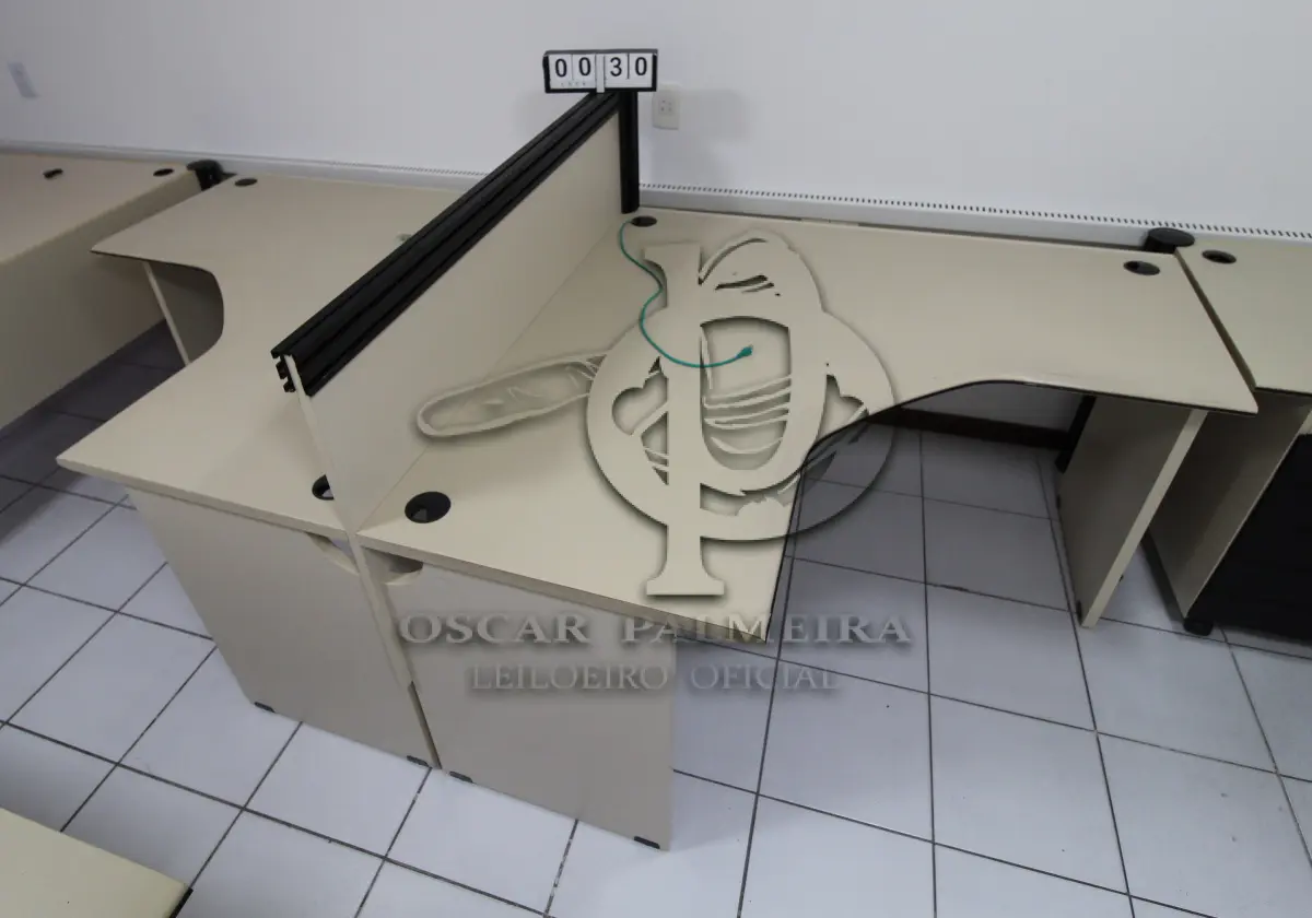 LOTE 030 - LOTE - 0030 - MESA EM L ESTAÇÃO DE TRABALHO CONJ. 2 PÇS.