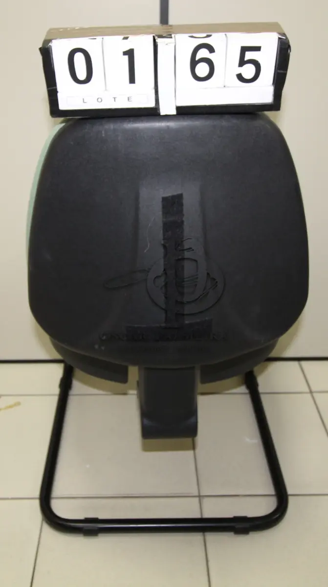 LOTE 165 - LOTE - 0165 - CADEIRA SECRETÁRIA FIXA S/ BRAÇO