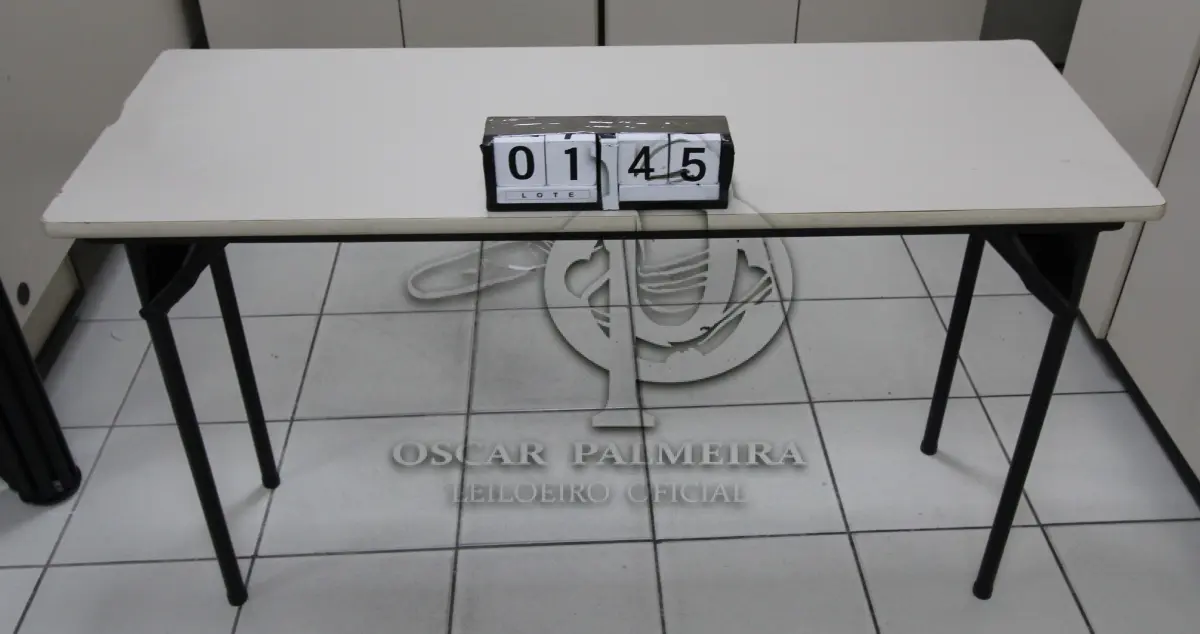 LOTE 145 - LOTE - 0145 - MESA P/ AUDITÓRIO C/ PÉS DOBRÁVEIS