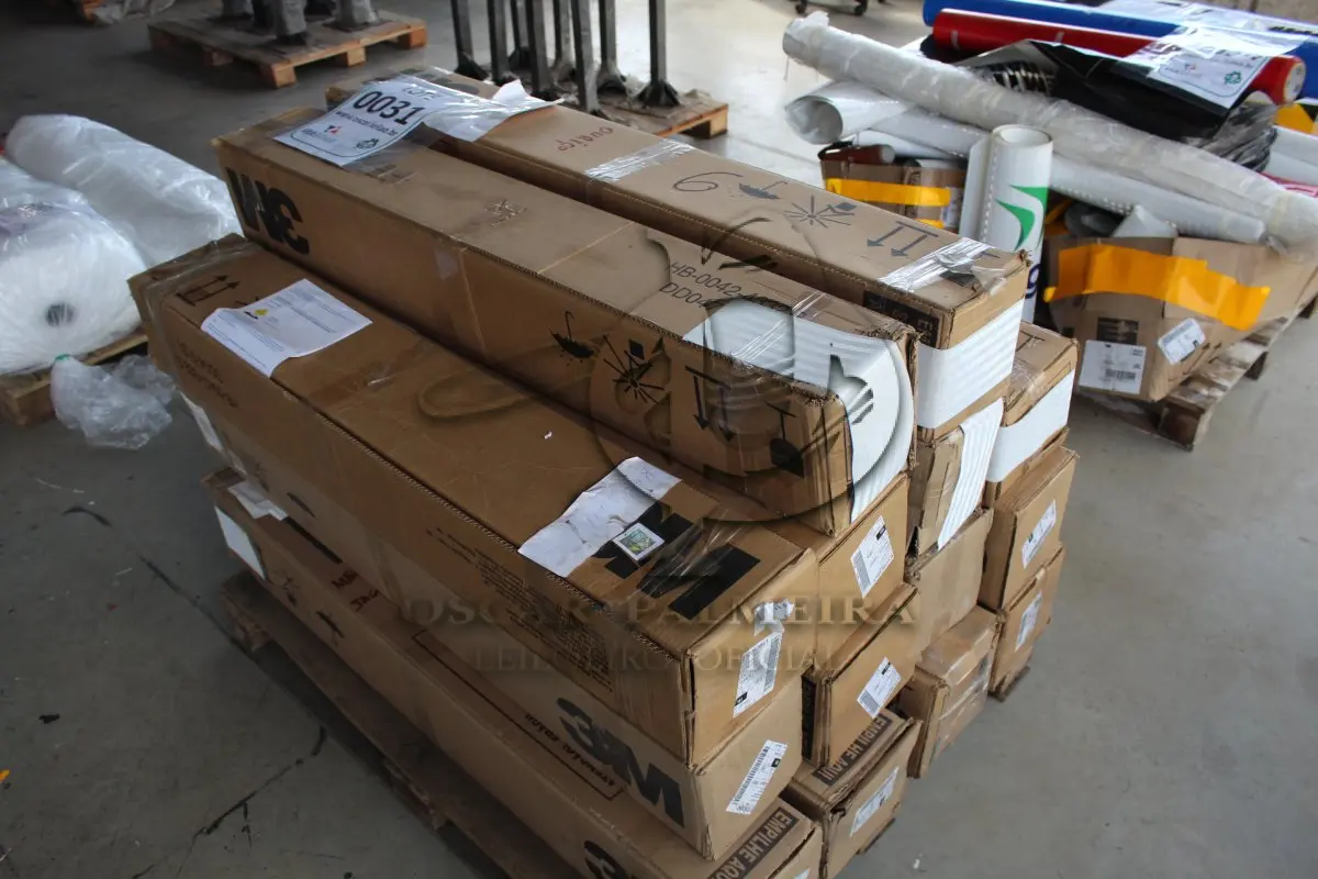 LOTE 031 - MATERIAL DIVERSO