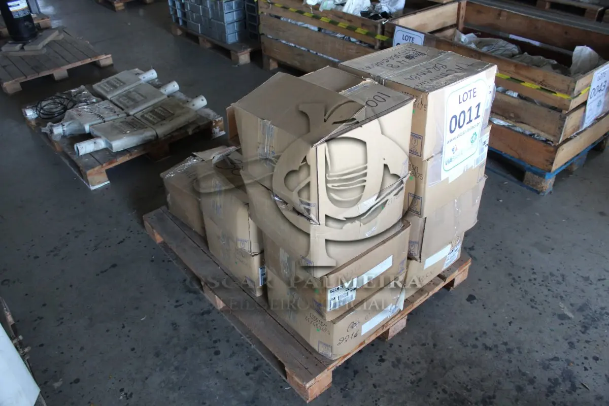 LOTE 011 - MATERIAL DIVERSO