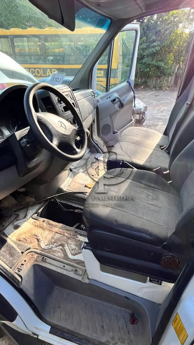 LOTE 009 - SPRINTER MERCEDES BENZ 515 - 2013/2014
