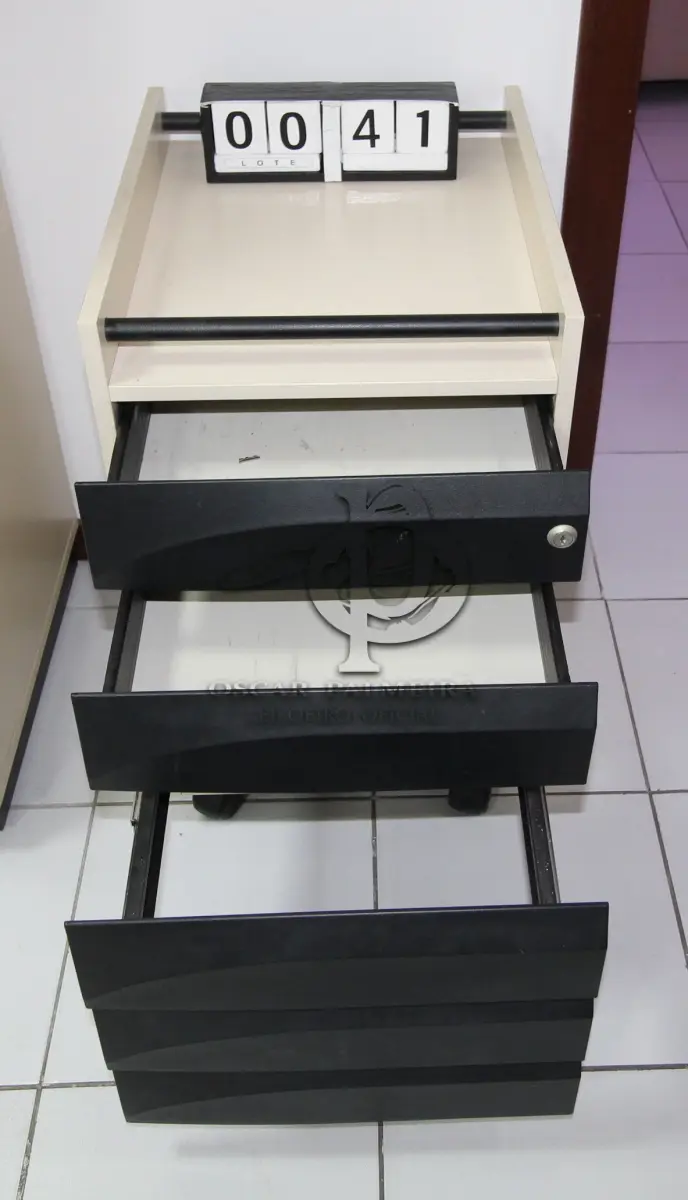 LOTE 041 - LOTE - 0041 - GAVETEIRO 3 GAVETAS