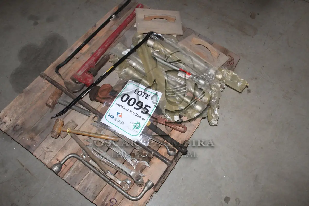 LOTE 095 - MATERIAL DIVERSO