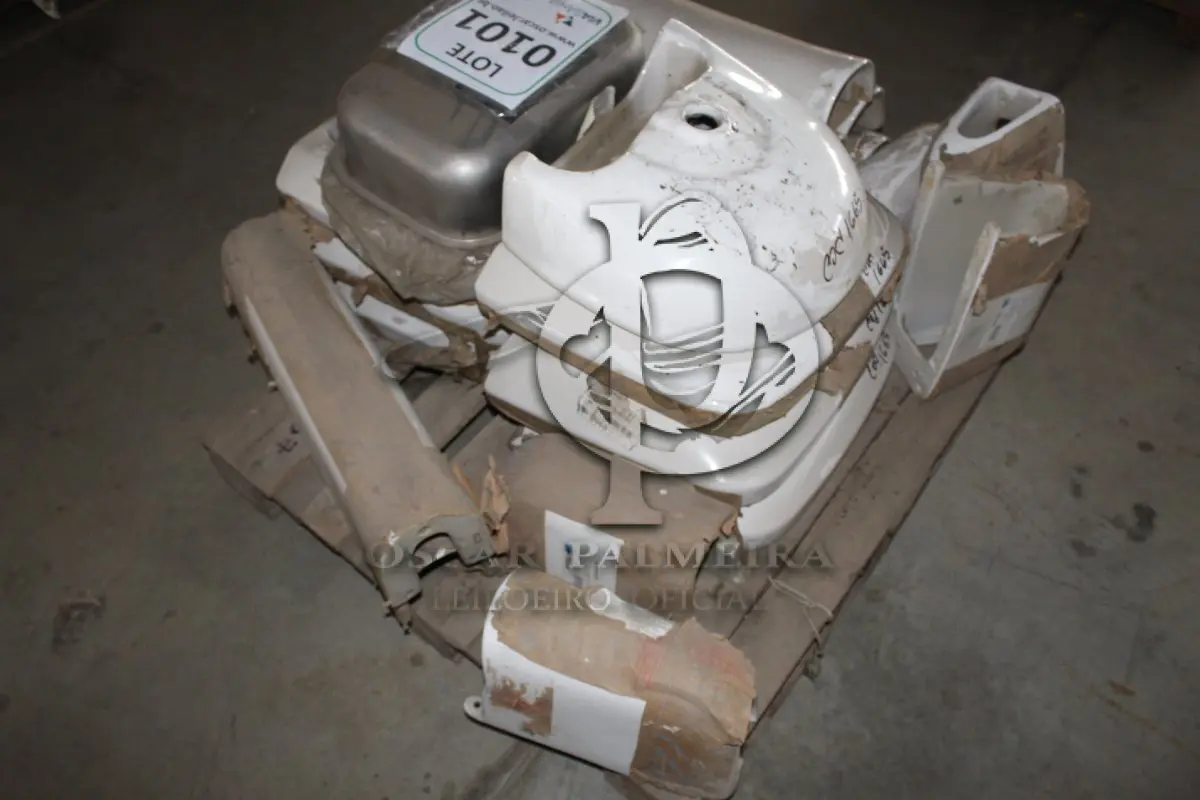 LOTE 101 - MATERIAL DIVERSO