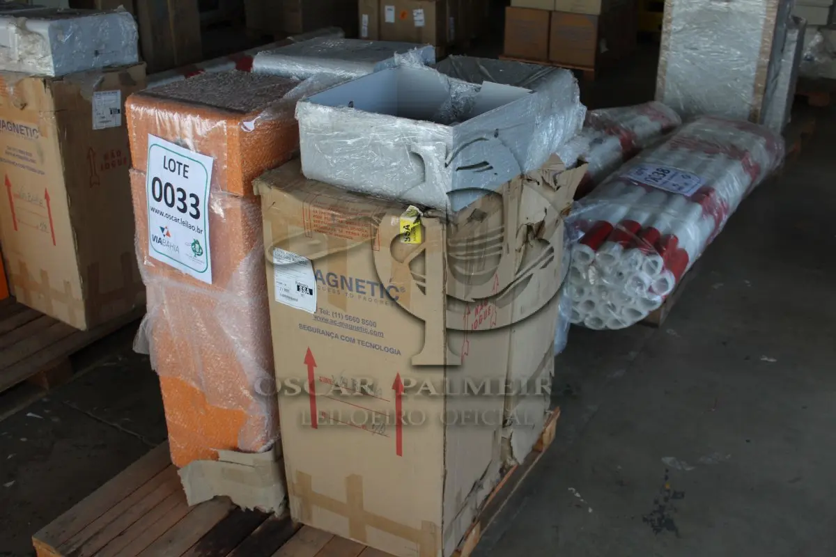 LOTE 033 - MATERIAL DIVERSO