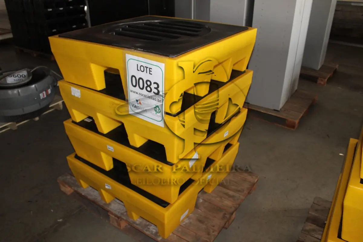 LOTE 083 - MATERIAL DIVERSO