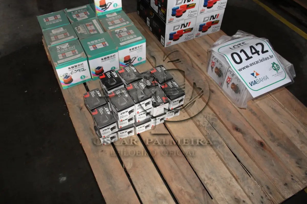 LOTE 142 - MATERIAL DIVERSO