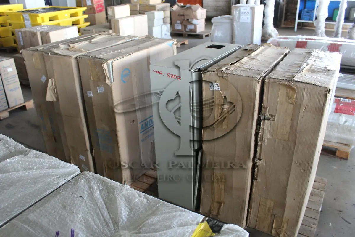 LOTE 041 - MATERIAL DIVERSO