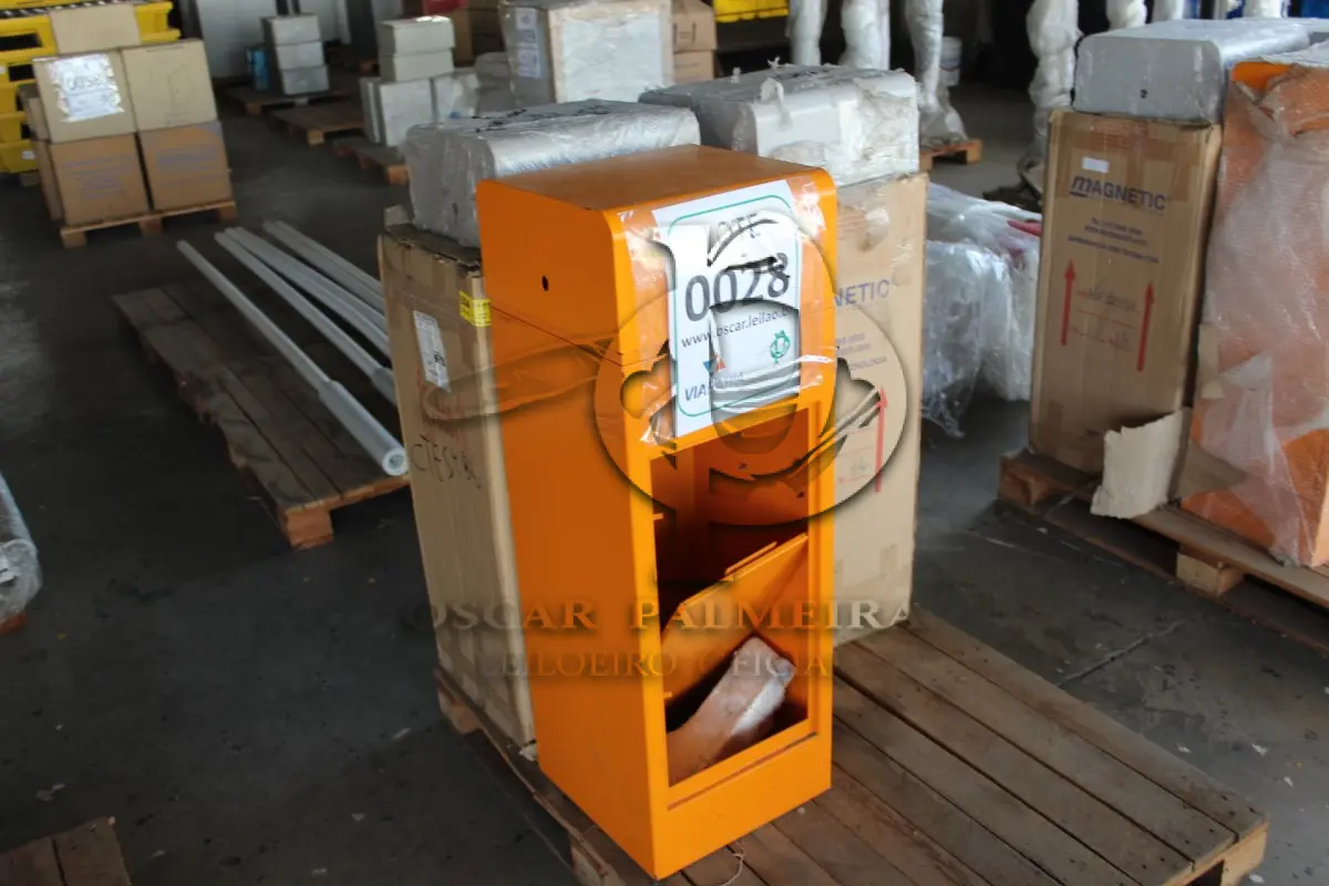 LOTE 028 - MATERIAL DIVERSO