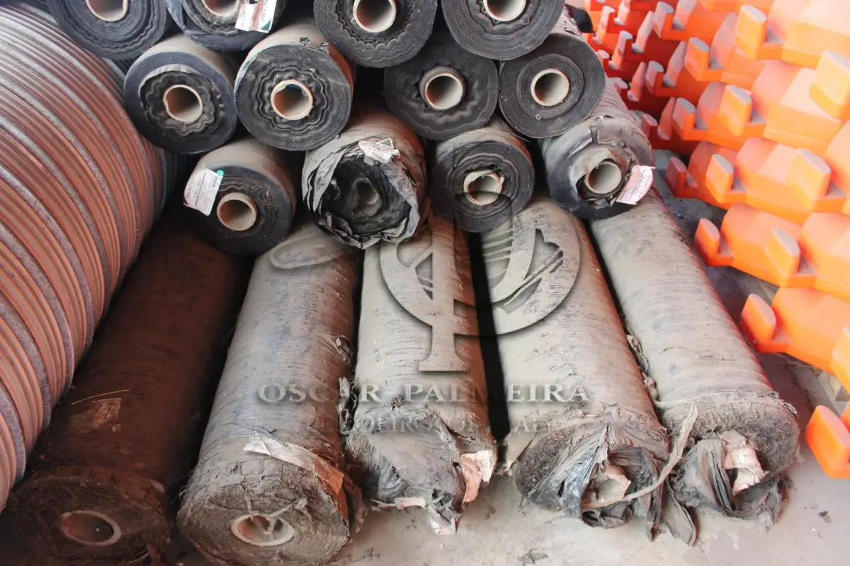LOTE 172 - MATERIAL DIVERSO