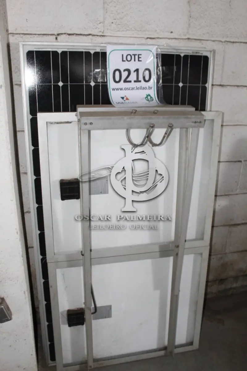 LOTE 210 - MATERIAL DIVERSO