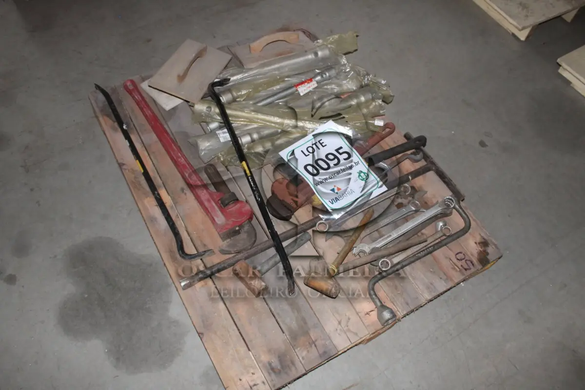 LOTE 095 - MATERIAL DIVERSO