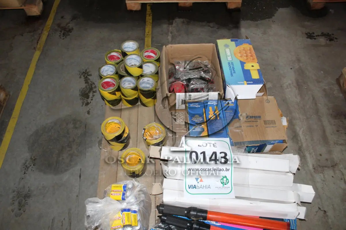 LOTE 143 - MATERIAL DIVERSO