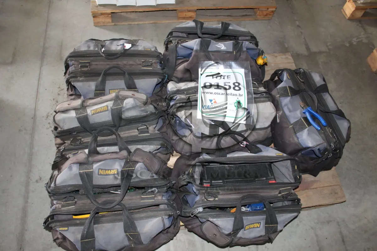 LOTE 158 - MATERIAL DIVERSO