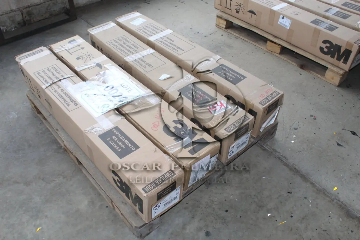 LOTE 024 - MATERIAL DIVERSO