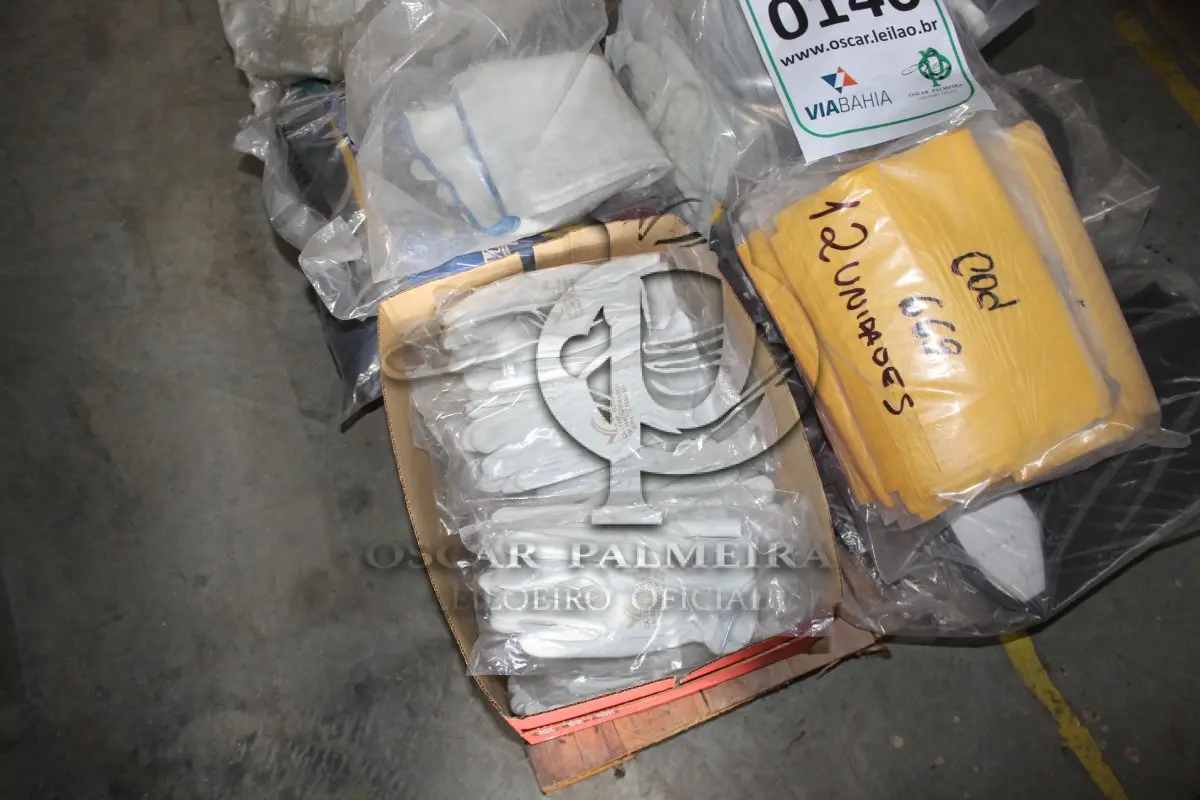 LOTE 140 - MATERIAL DIVERSO