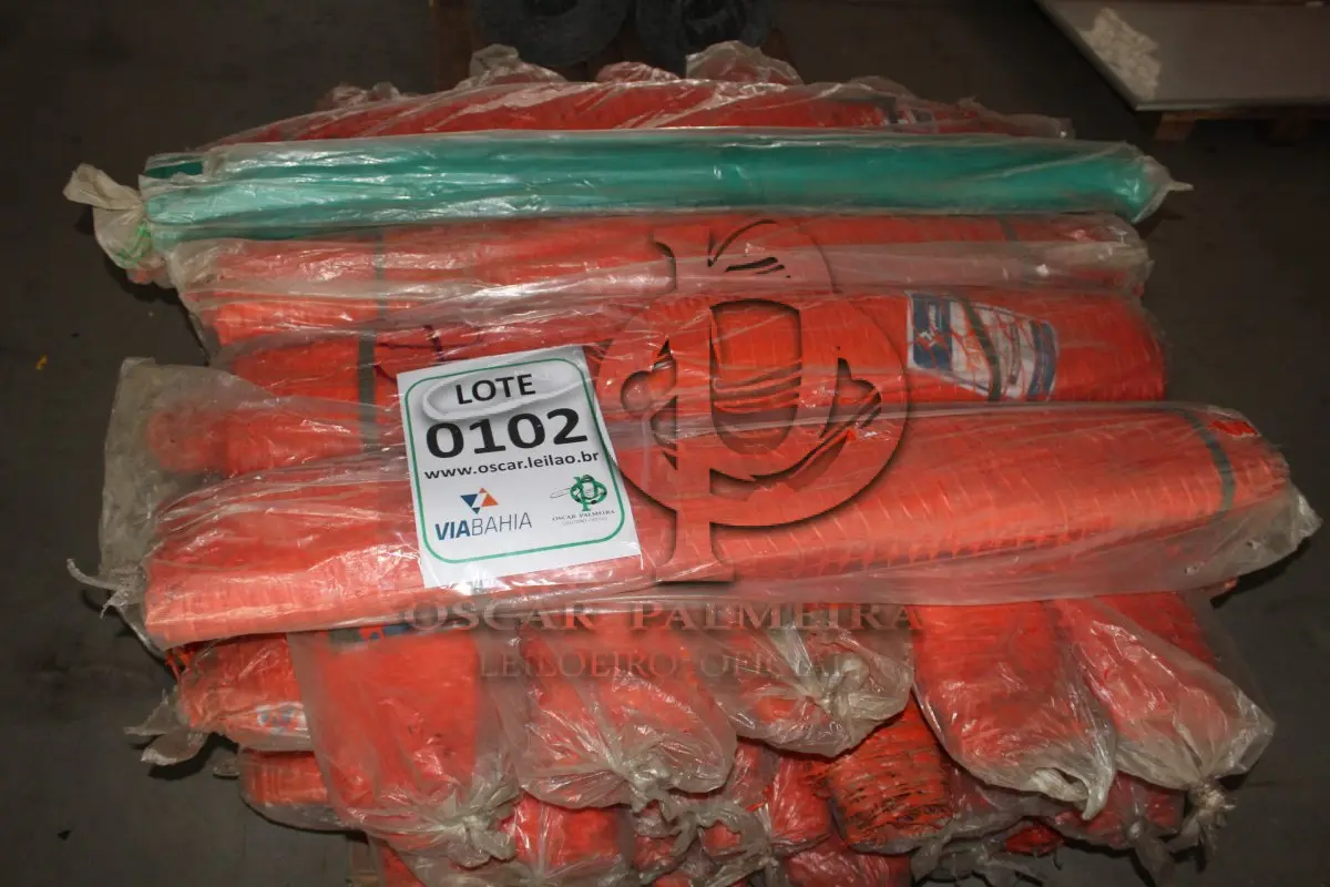 LOTE 102 - MATERIAL DIVERSO