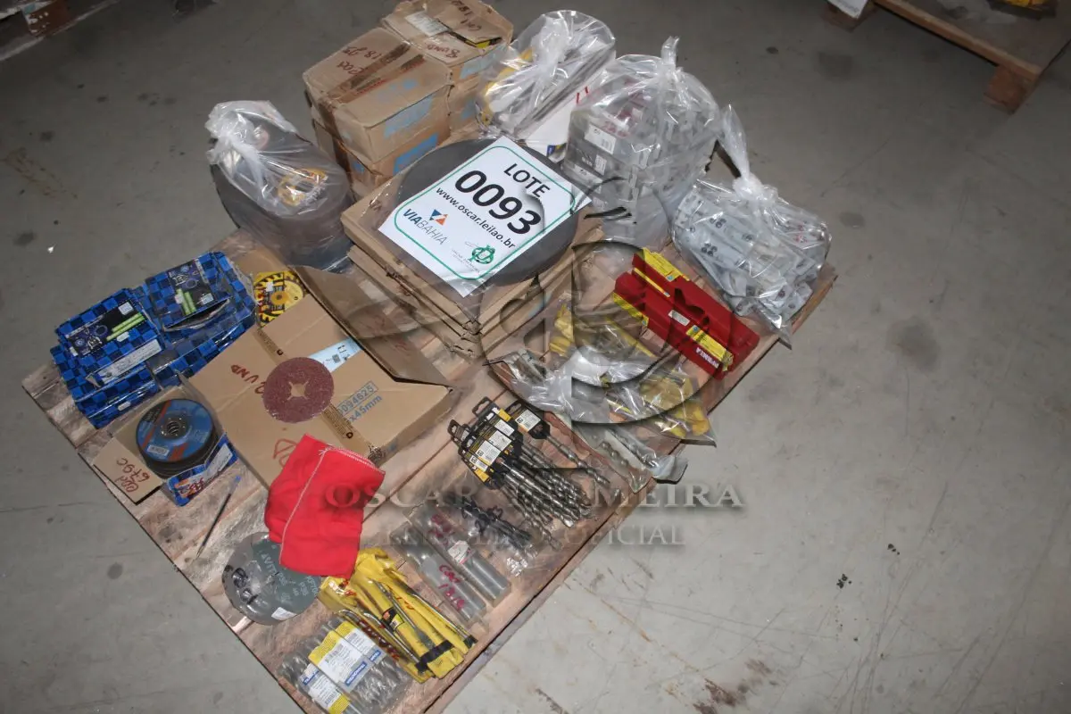 LOTE 093 - MATERIAL DIVERSO