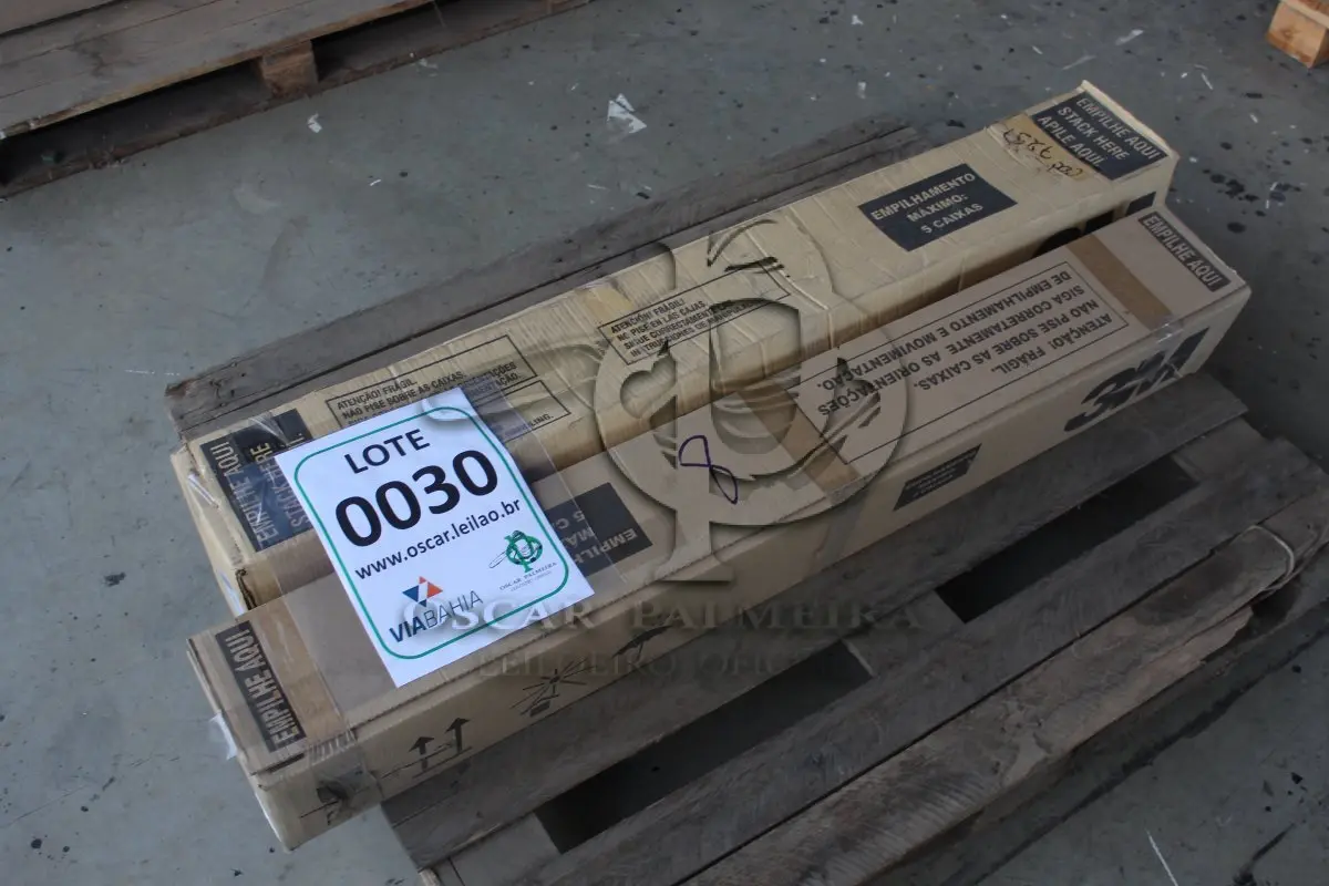 LOTE 030 - MATERIAL DIVERSO