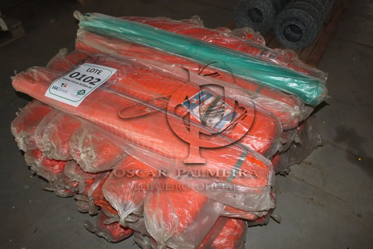 LOTE 102 - MATERIAL DIVERSO