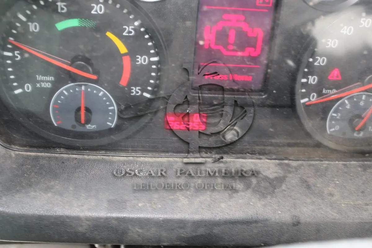 LOTE 123 - VEÍCULO  VW 13.190 - CAMINHÃO DE PINTURA