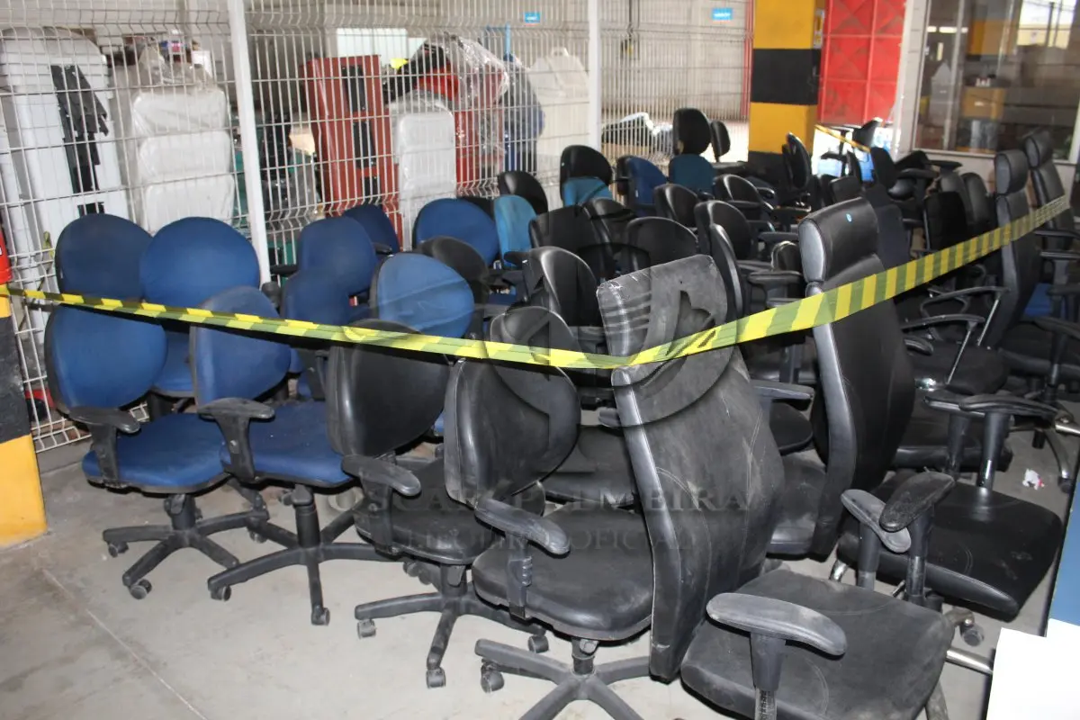 LOTE 122 - MATERIAL DIVERSO