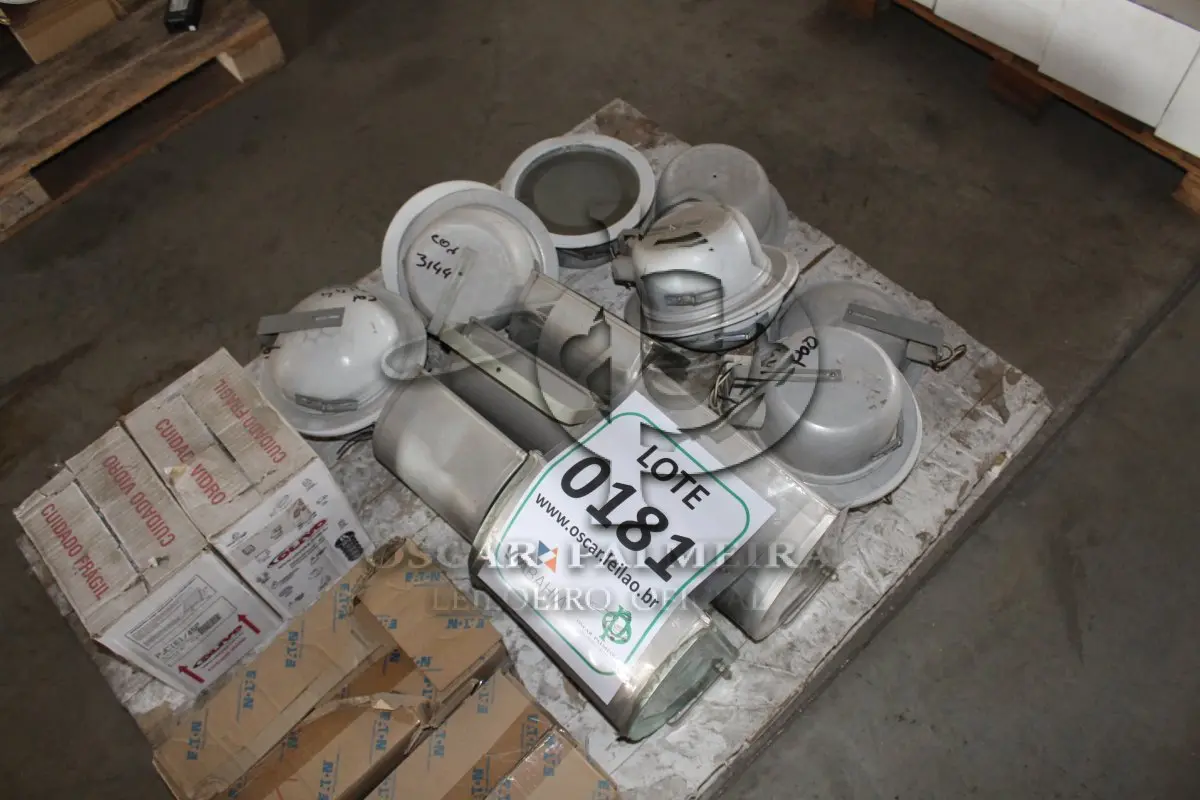 LOTE 181 - MATERIAL DIVERSO