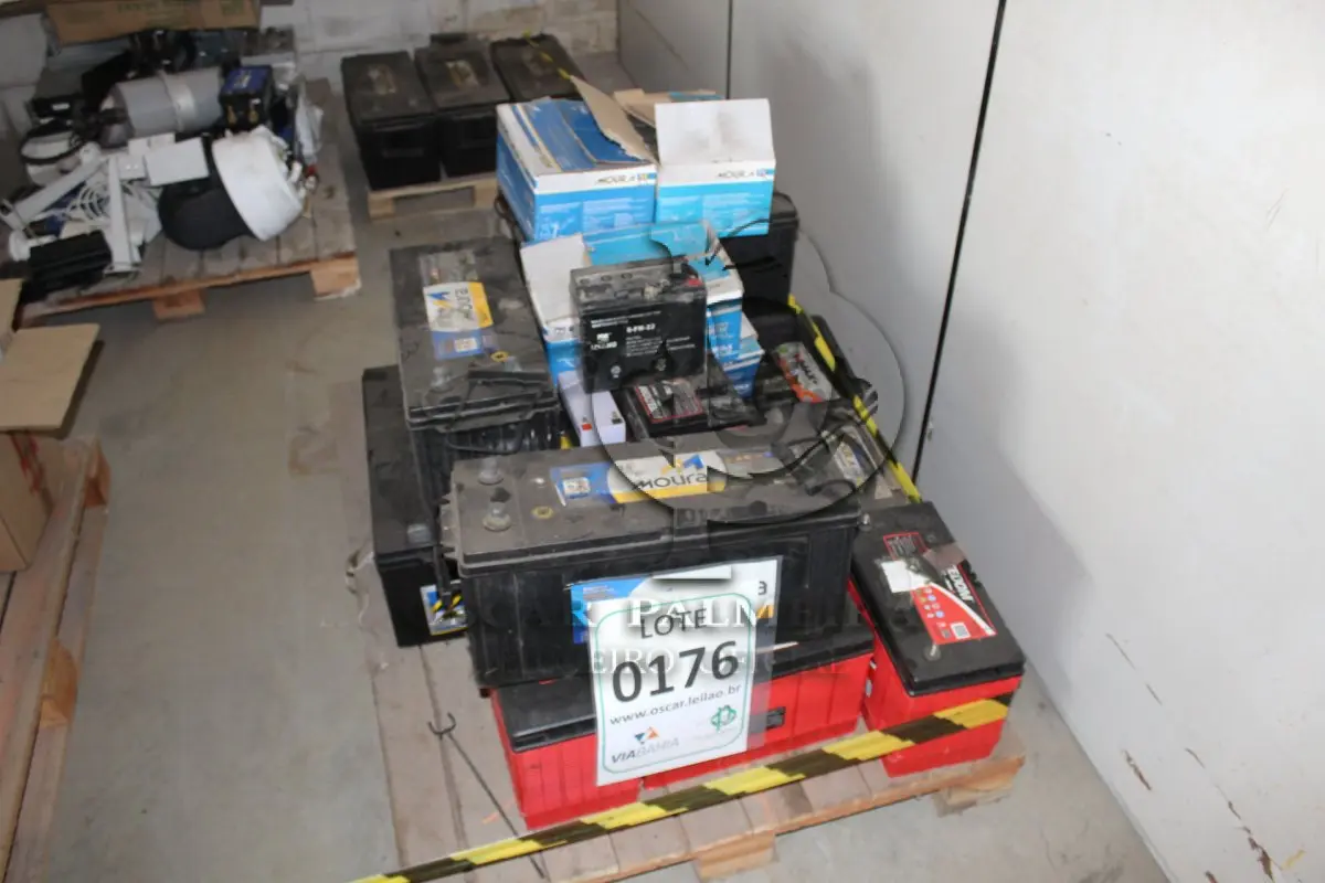 LOTE 176 - MATERIAL DIVERSO