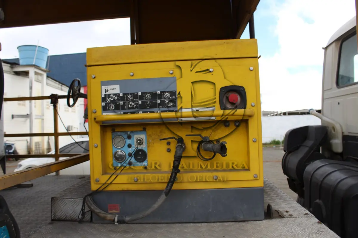 LOTE 124 - VEÍCULO  VW 13.190 - CAMINHÃO DE PINTURA