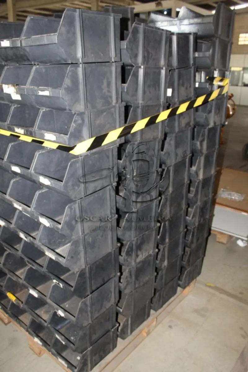 LOTE 103 - MATERIAL DIVERSO