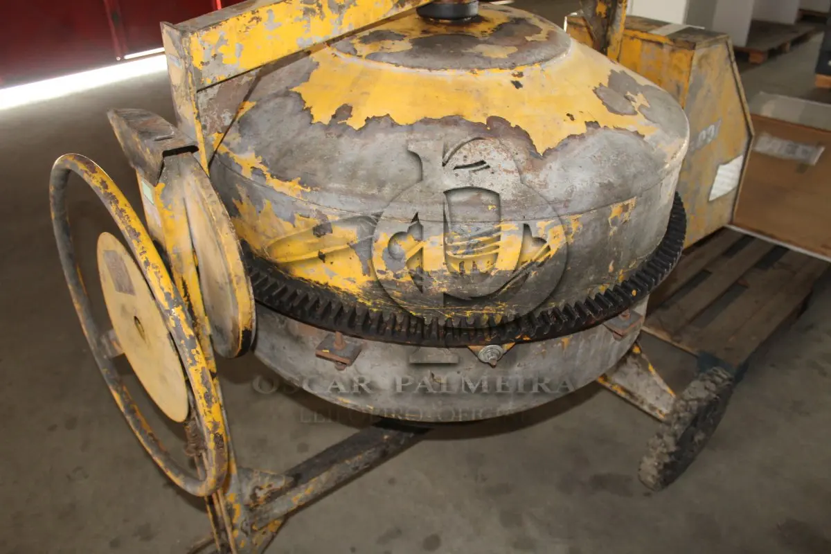 LOTE 121 - MATERIAL DIVERSO