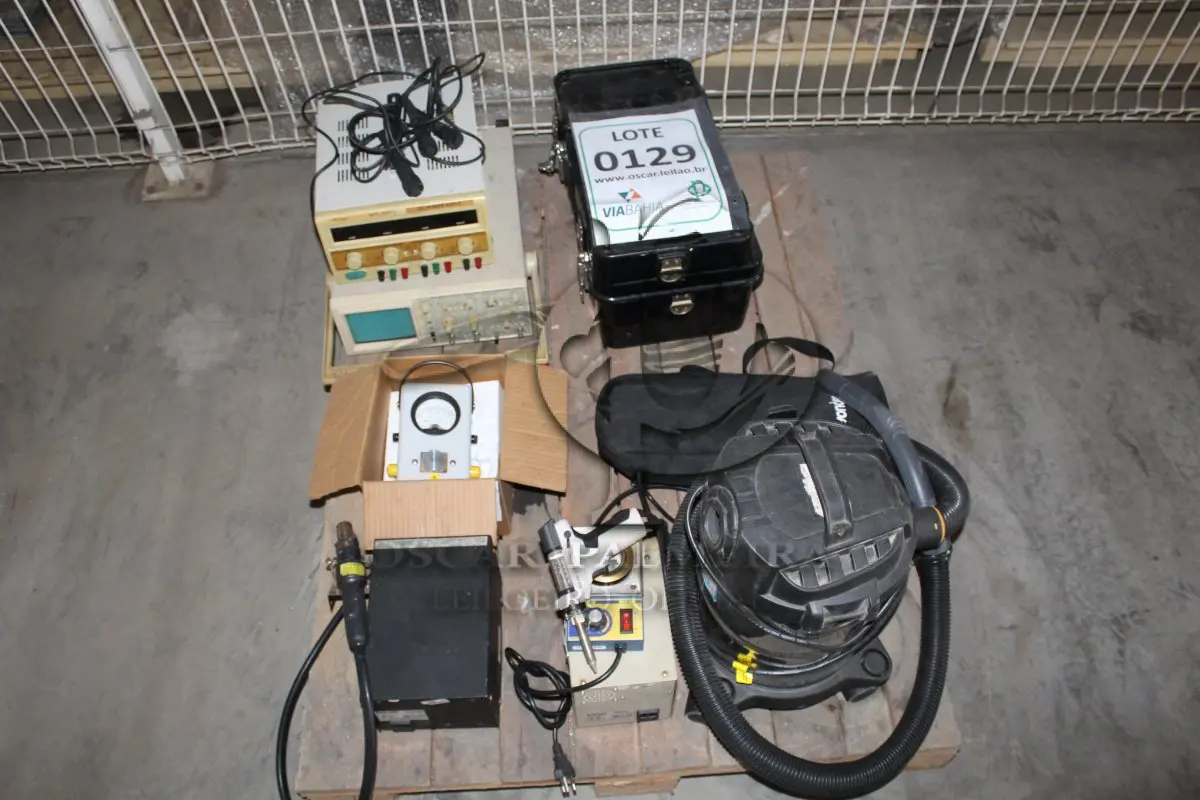 LOTE 129 - MATERIAL DIVERSO