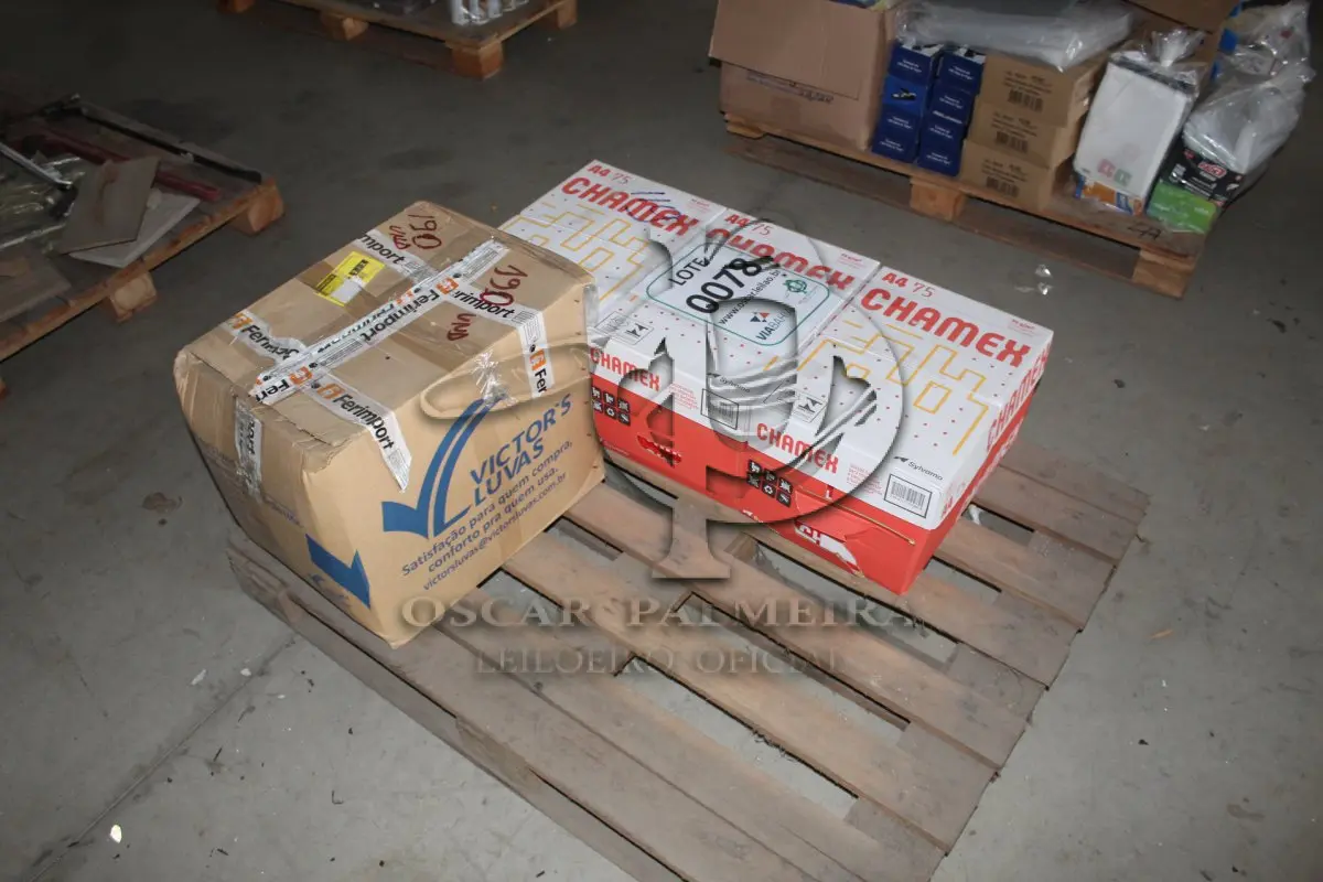 LOTE 078 - MATERIAL DIVERSO