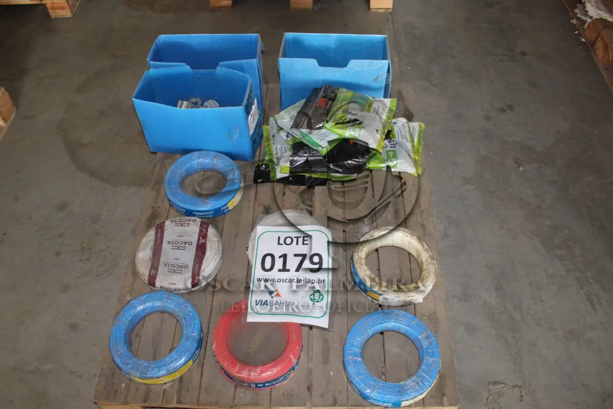 LOTE 179 - MATERIAL DIVERSO