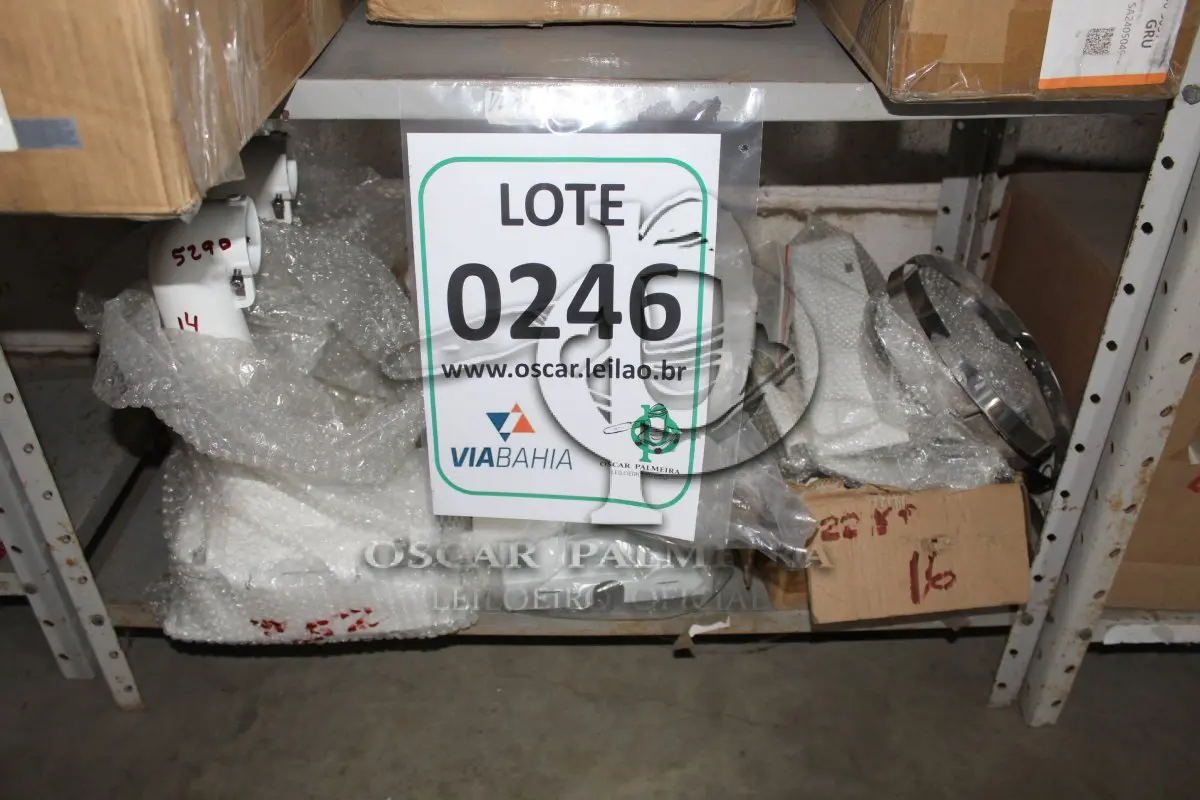 LOTE 246 - MATERIAL DIVERSO