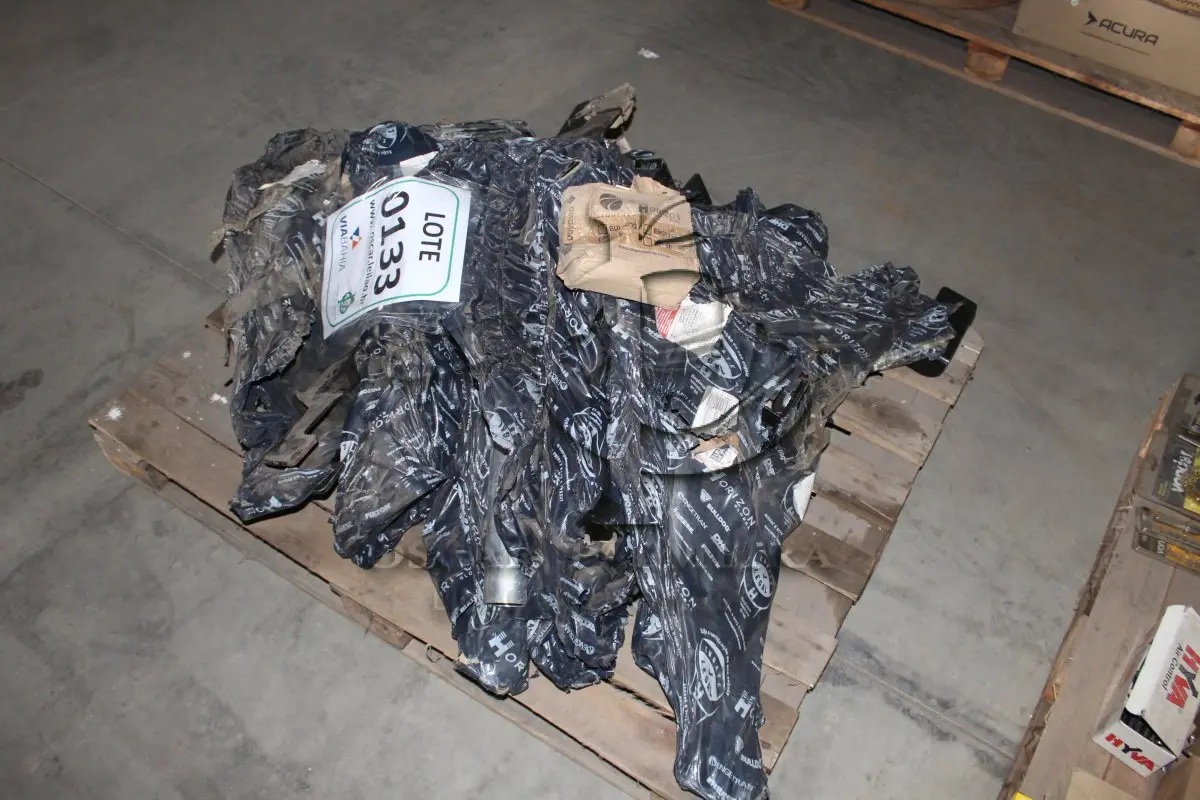 LOTE 133 - MATERIAL DIVERSO