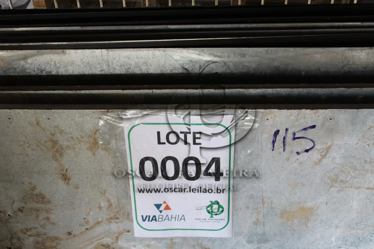 LOTE 004 - MATERIAL DIVERSO