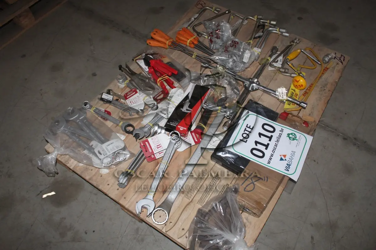 LOTE 110 - MATERIAL DIVERSO