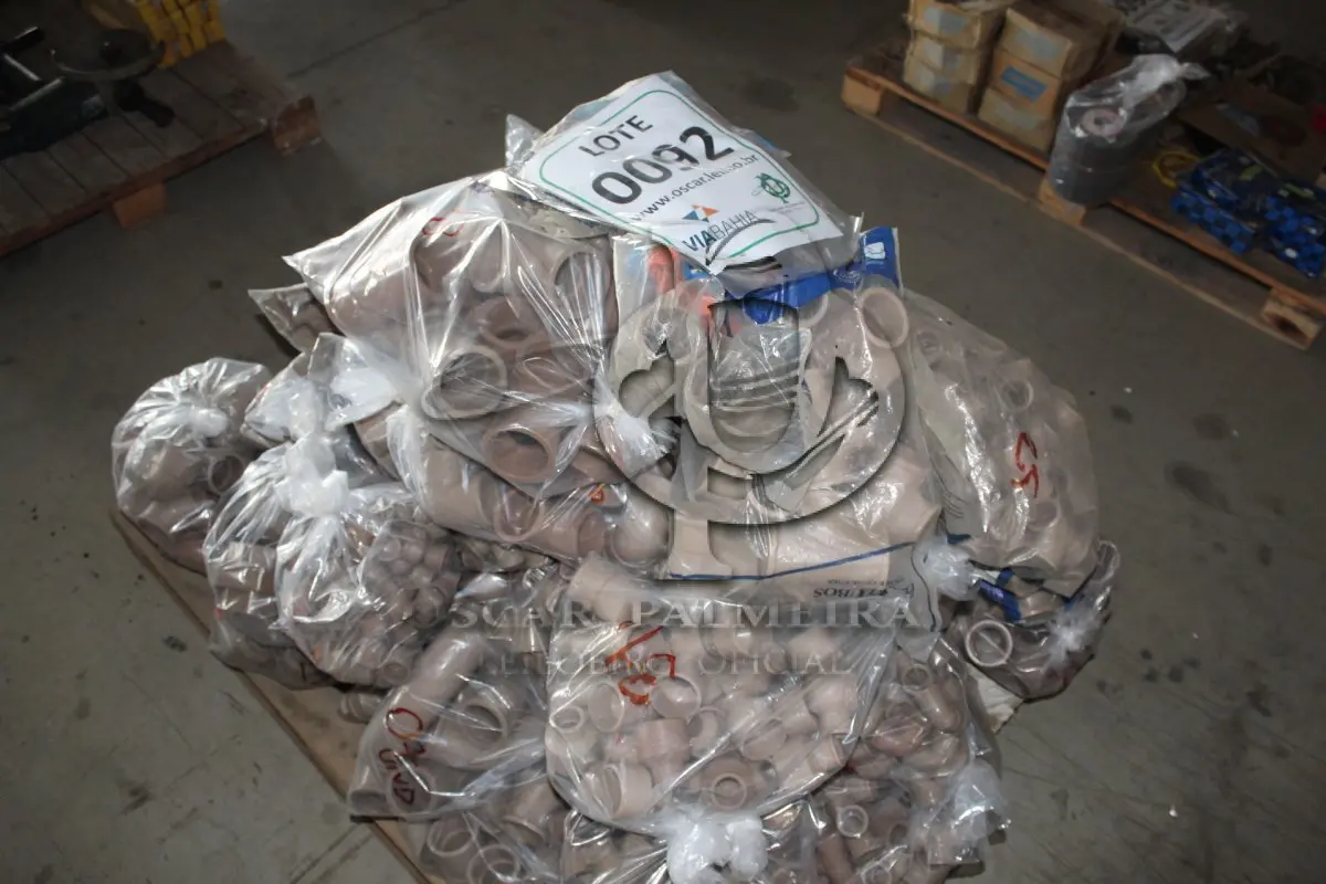 LOTE 092 - MATERIAL DIVERSO