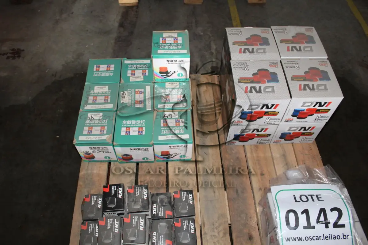 LOTE 142 - MATERIAL DIVERSO