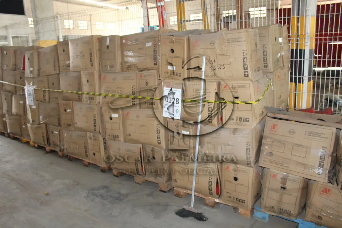 LOTE 128 - MATERIAL DIVERSO