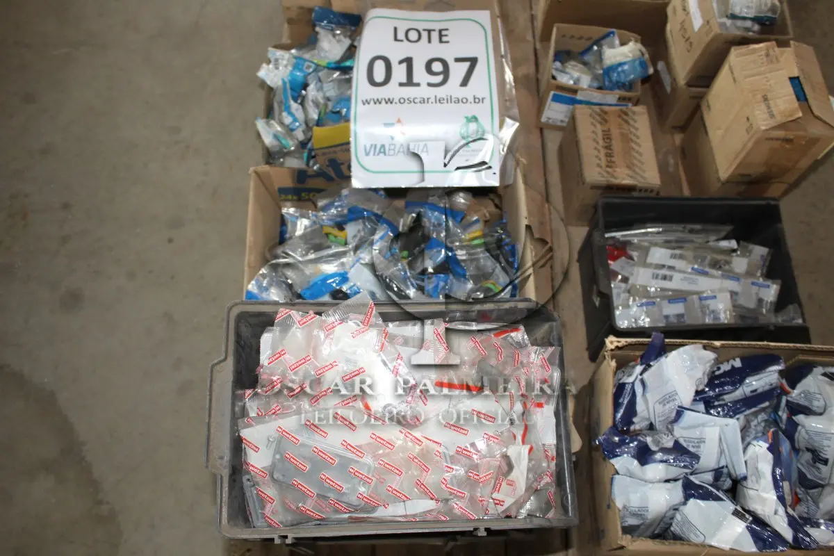 LOTE 197 - MATERIAL DIVERSO