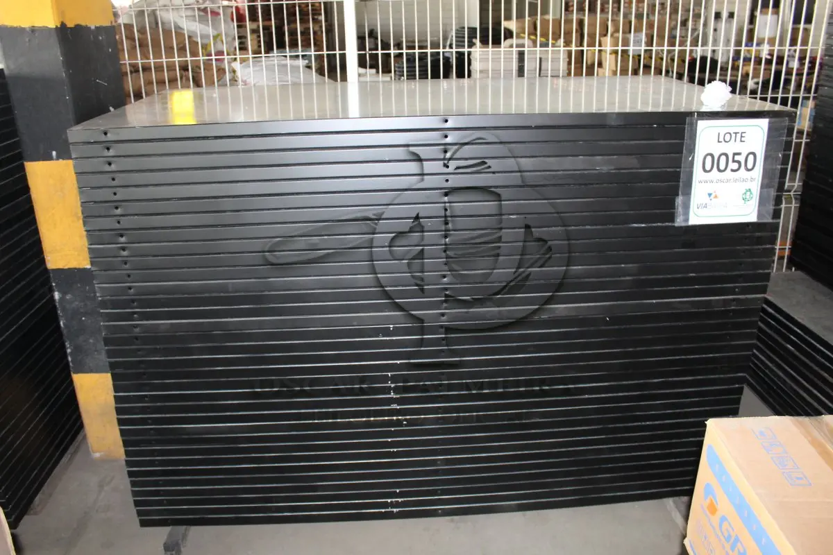 LOTE 050 - MATERIAL DIVERSO