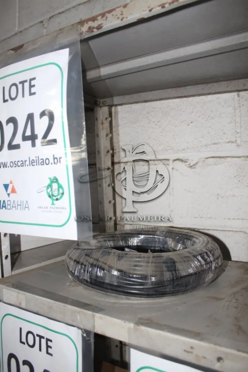 LOTE 242 - MATERIAL DIVERSO