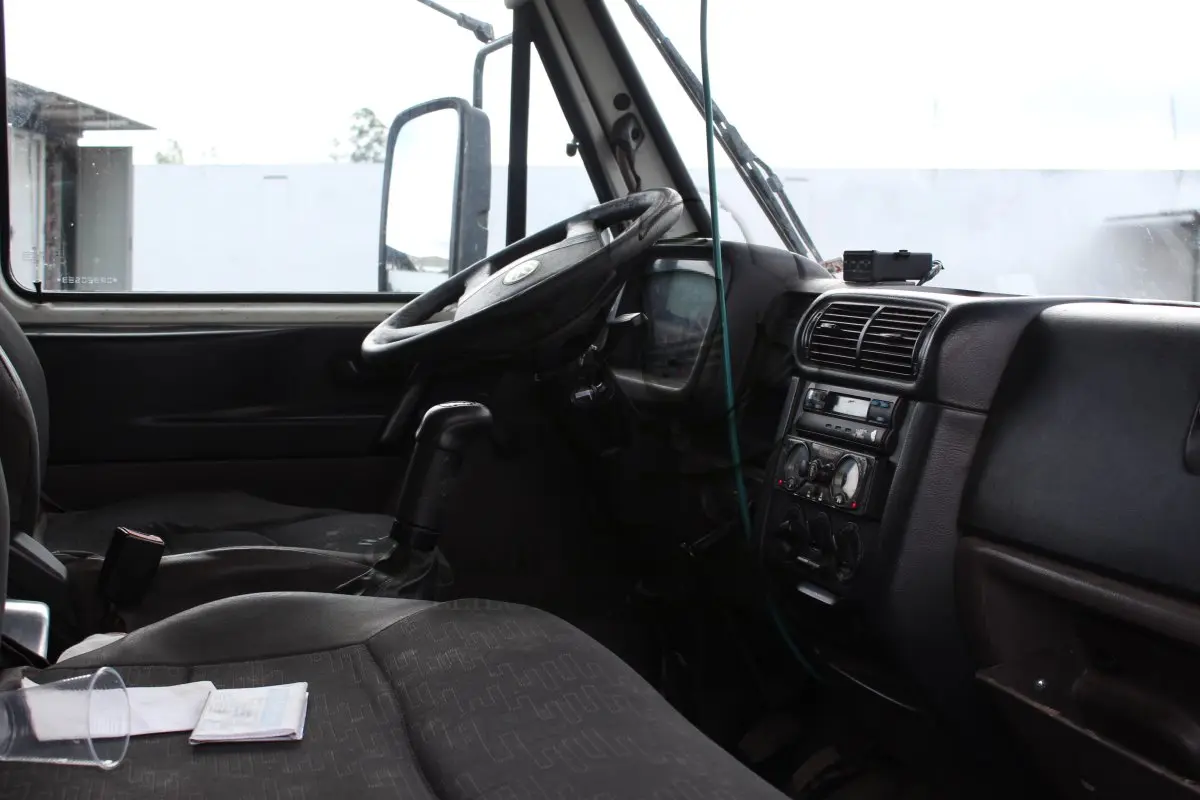 LOTE 123 - VEÍCULO  VW 13.190 - CAMINHÃO DE PINTURA