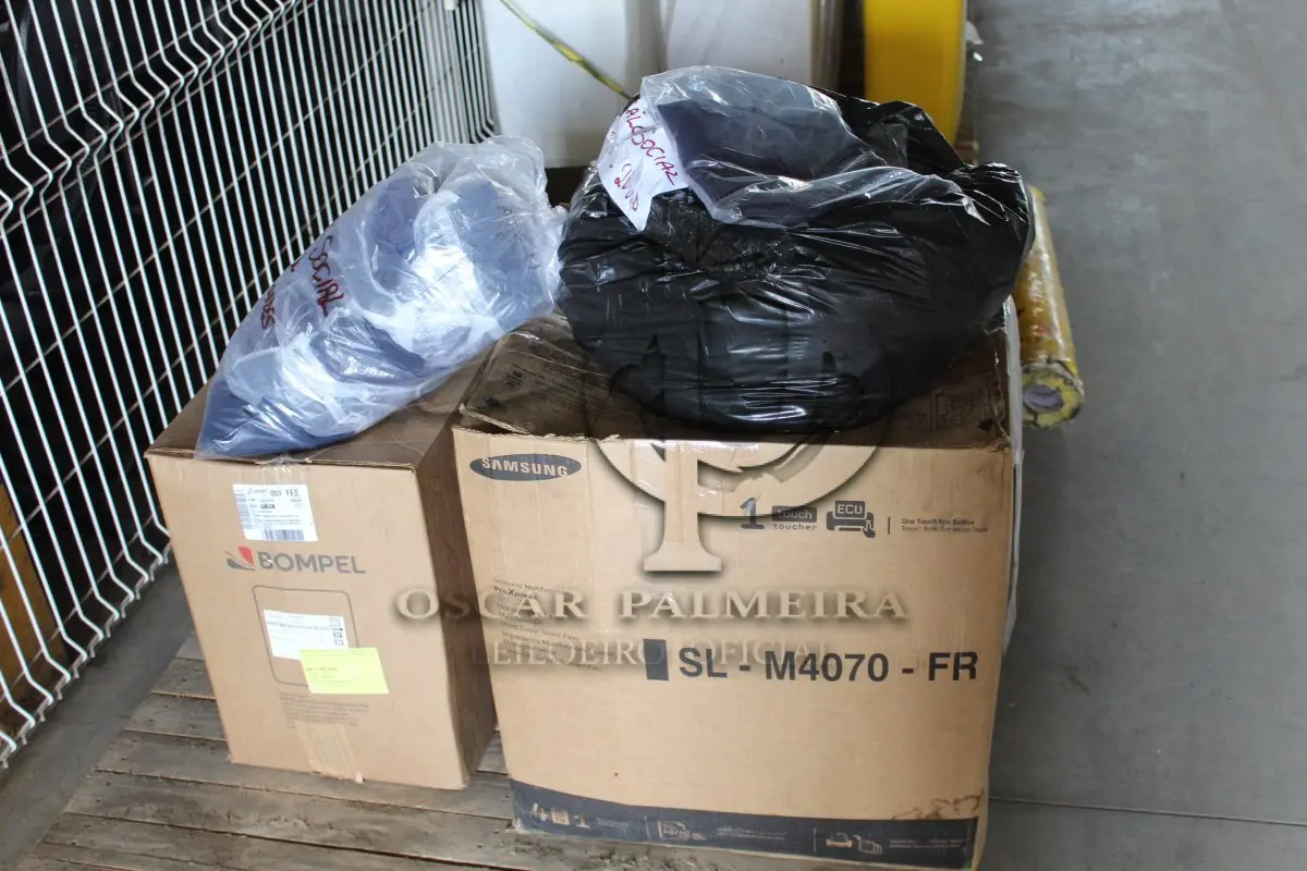 LOTE 125 - MATERIAL DIVERSO