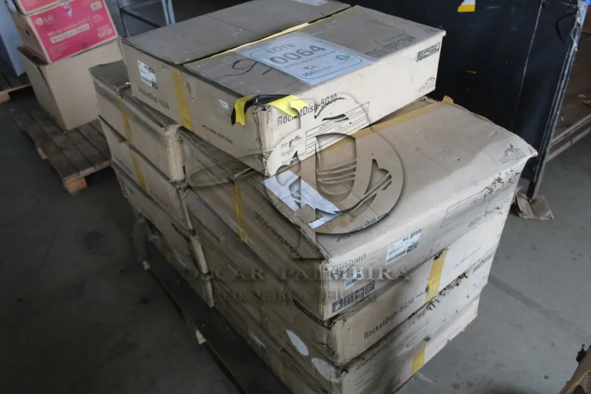 LOTE 064 - MATERIAL DIVERSO