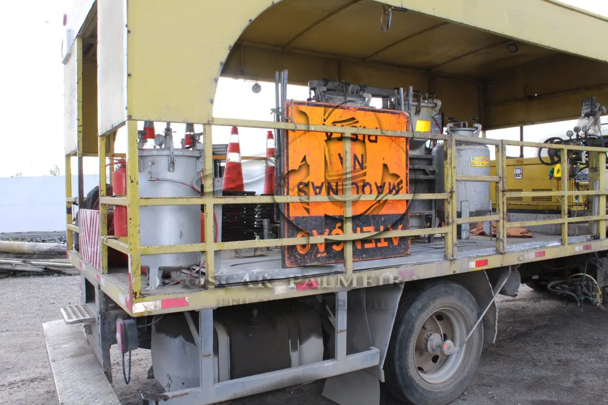 LOTE 123 - VEÍCULO  VW 13.190 - CAMINHÃO DE PINTURA