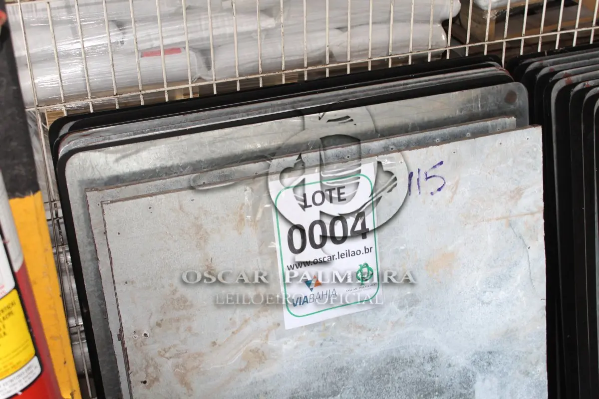 LOTE 004 - MATERIAL DIVERSO